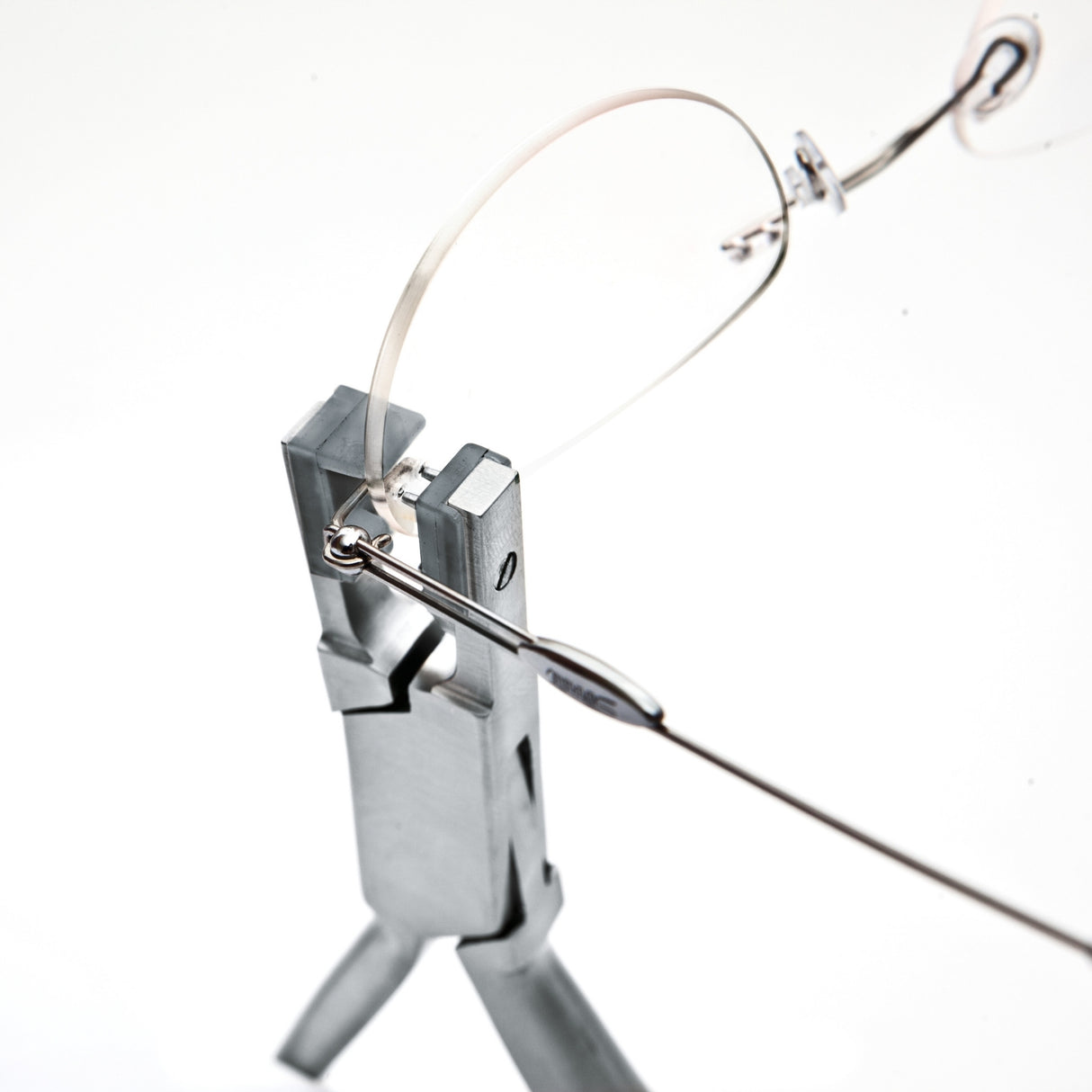 Outil de pressage à mâchoires réversibles